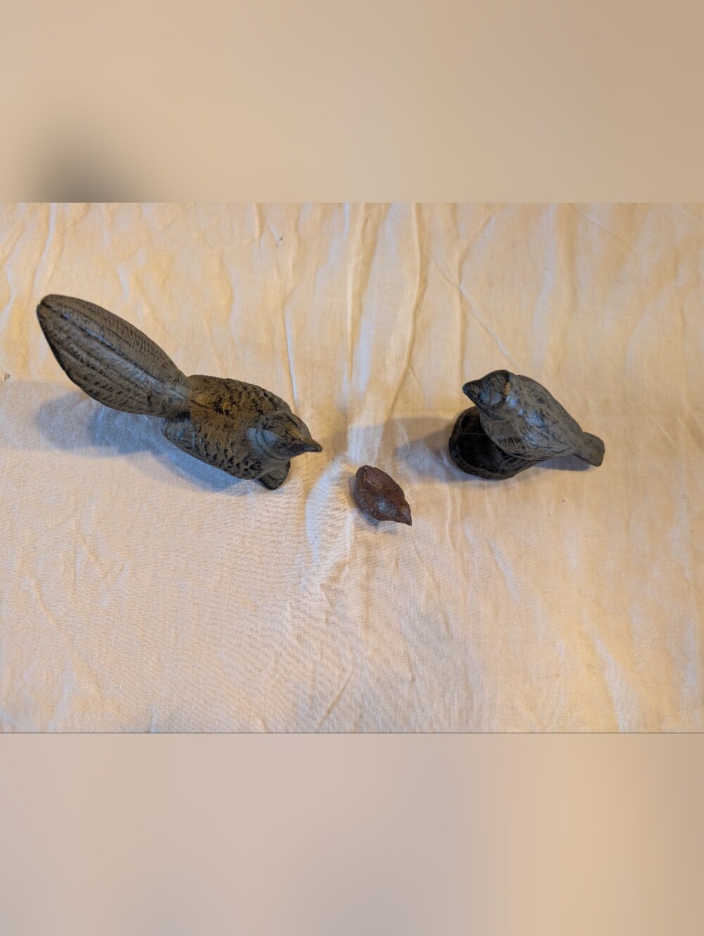 2/40$ Vintage Cast Iron Bird Figurine Trio in Black and Brown - Picture 6 of 12